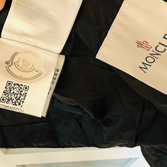 Moncler thin down jacket no hoodie 10Y - Picture 3 of 3